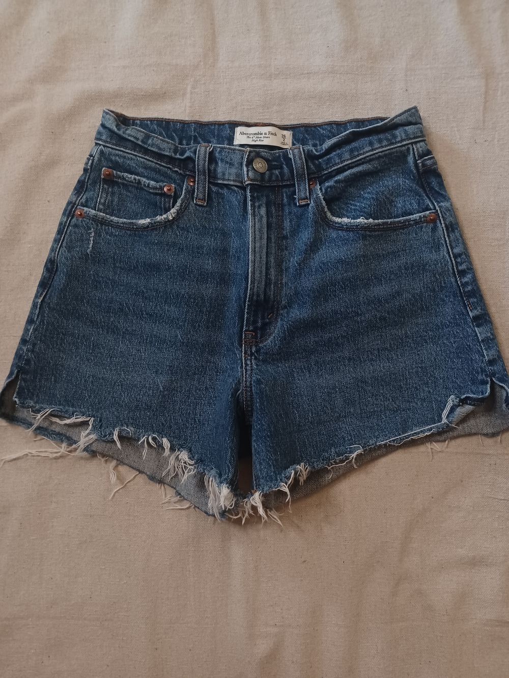 Abercrombie & Fitch The 4" Mom Short Women's Size 2 (Waist 26)